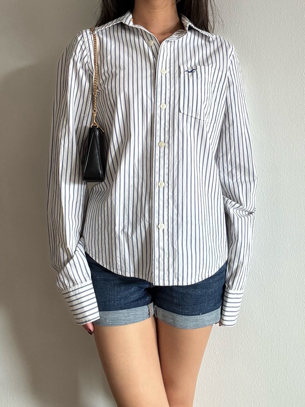 2000’s Y2K Hollister thick white & blue striped button up shirt